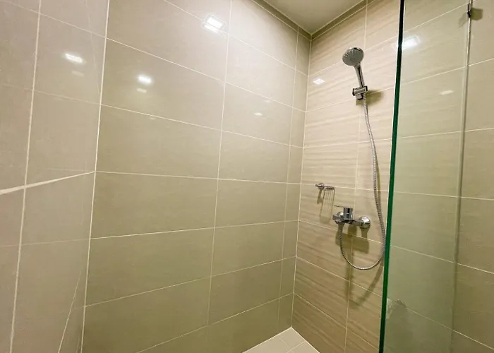 Apartment Chic Bgc Near Uptown Parade #upt124r *